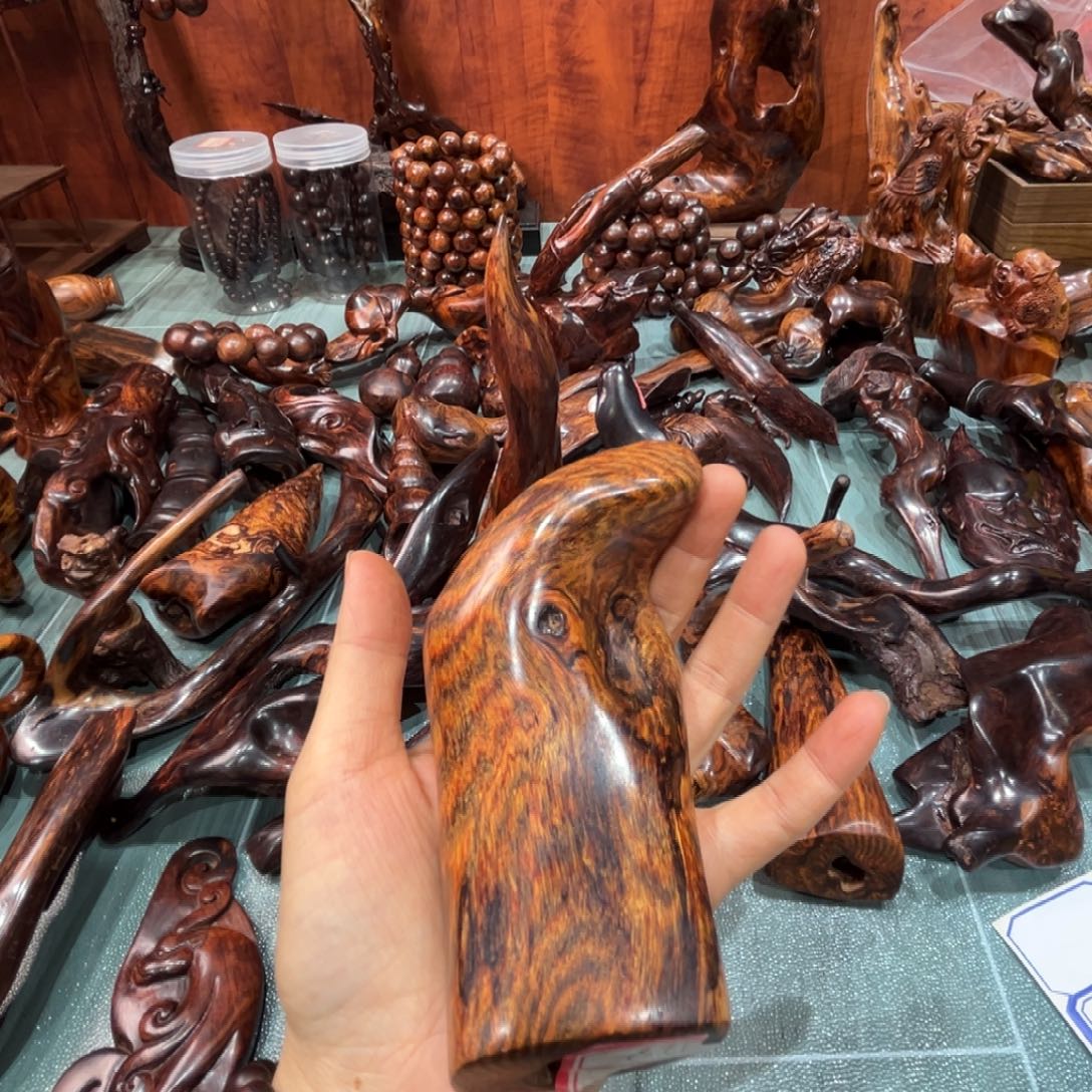 秦***云黄花梨/降香黄檀产品