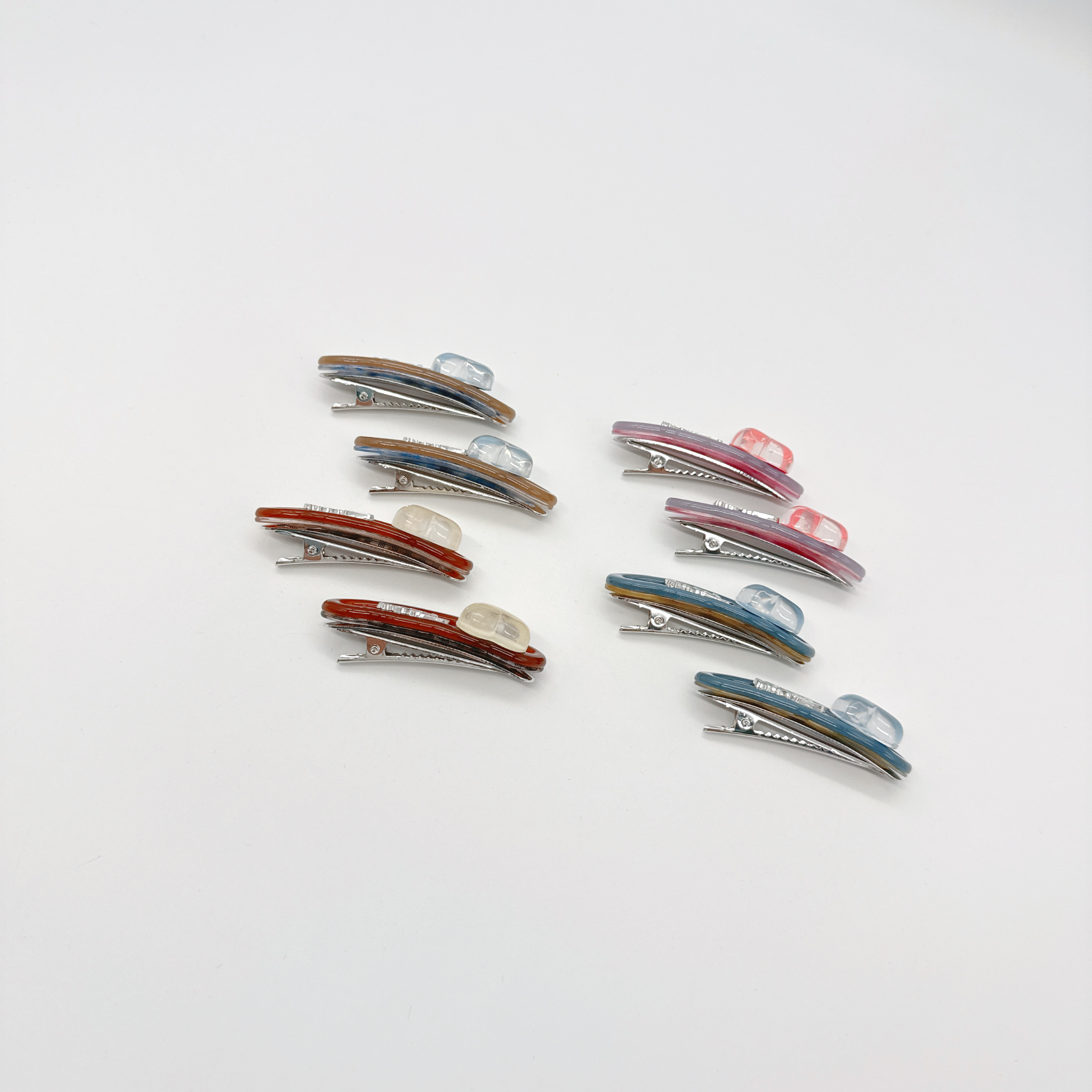 Mi33 字母爱心鸭嘴夹 Y72064N3-2