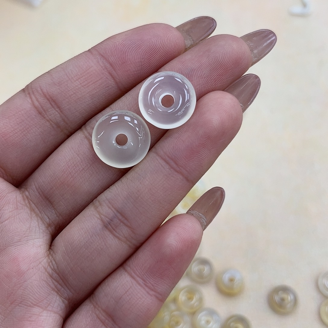 未镶嵌颈饰玛瑙/玉髓莎****?平安扣