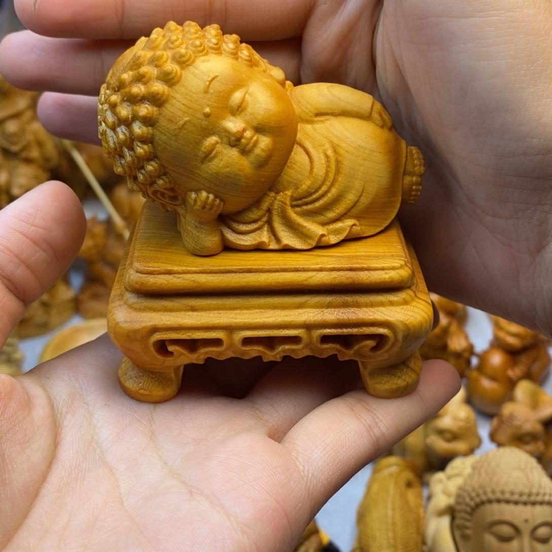 巷***年崖柏卧佛➕底座雕刻雕刻