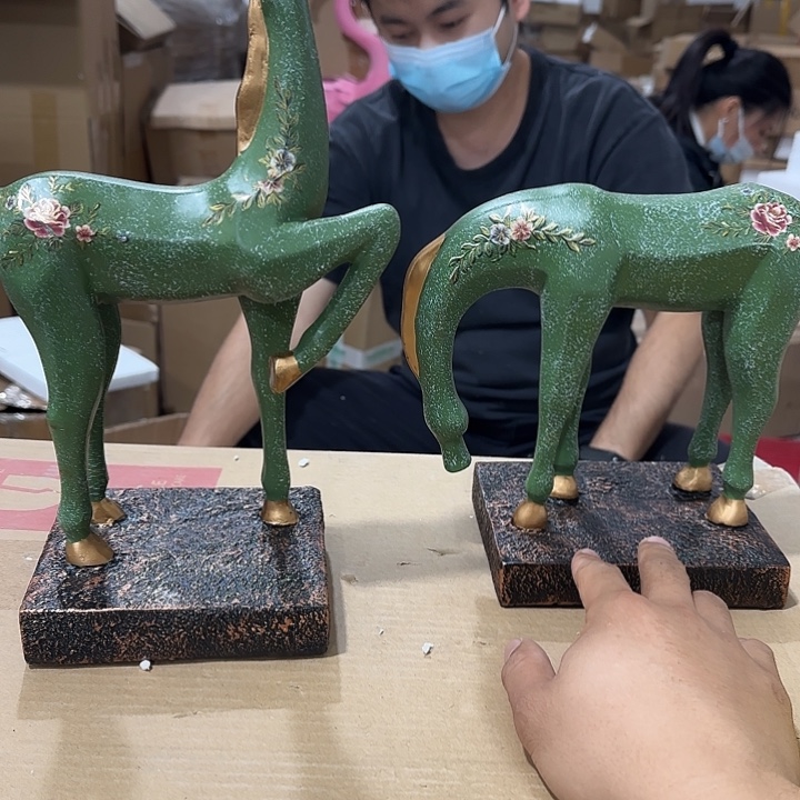 温***装树脂摆件哈哈哈哈