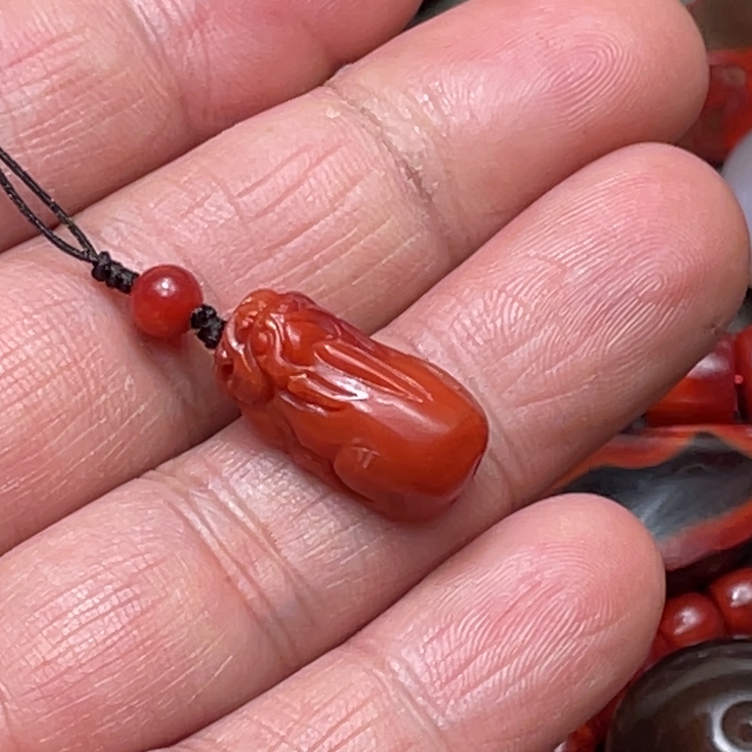 南红玛瑙未镶嵌颈饰