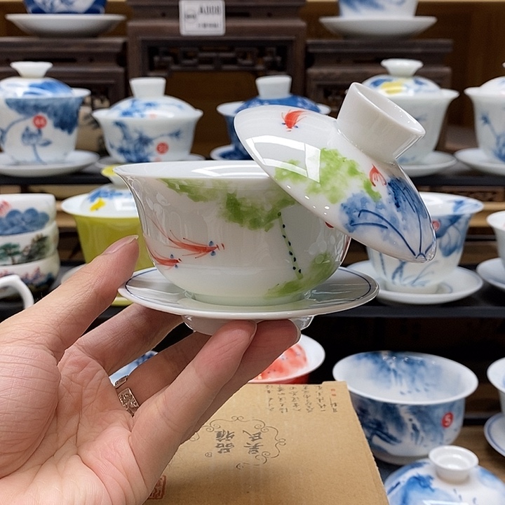 手绘五彩荷花悬停盖碗150cc釉下彩微瑕福利款