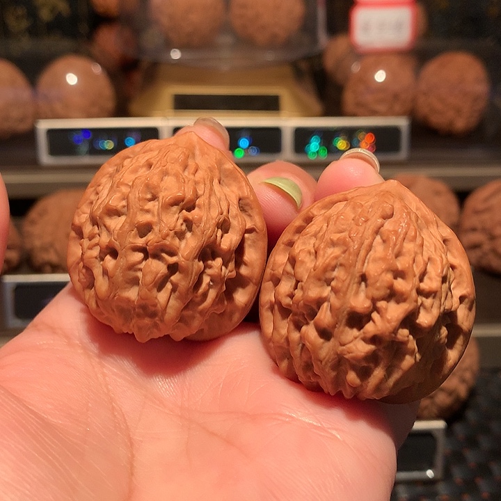 文玩核桃把件金牛