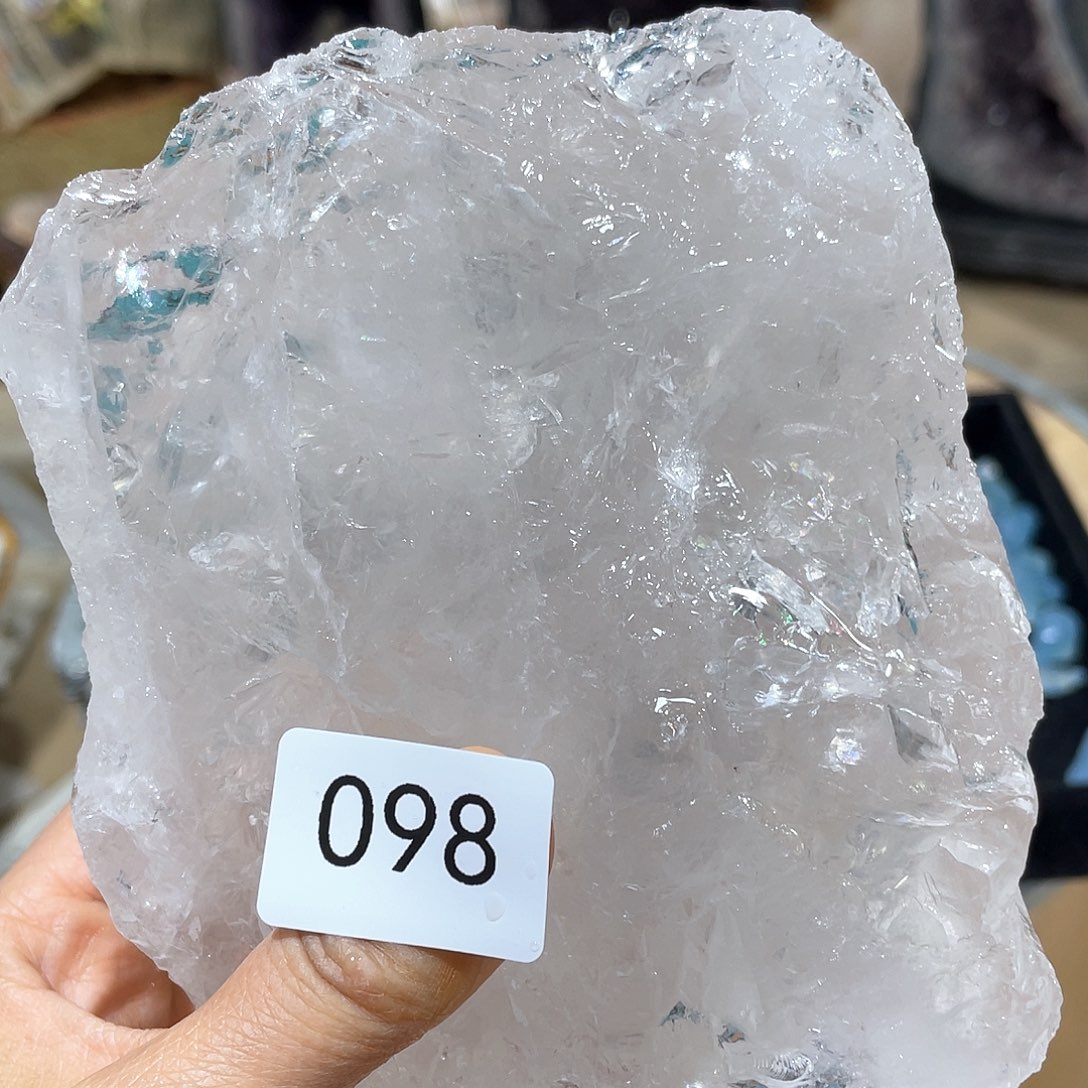 水晶摆件……未镶嵌