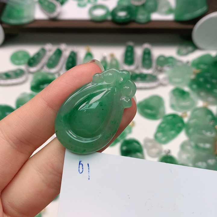 石英质玉颈饰未镶嵌