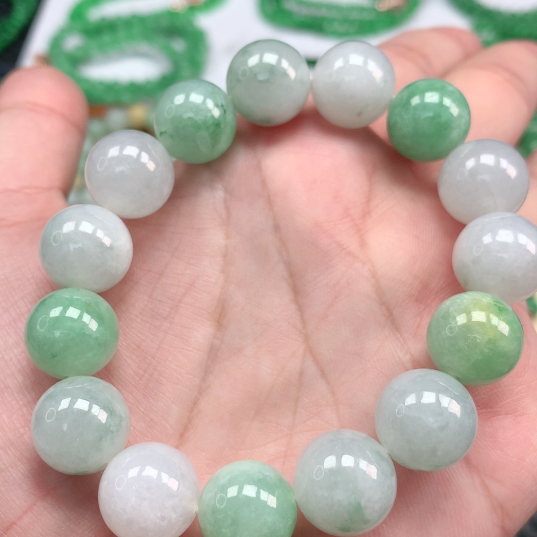 翡翠手链未镶嵌翡翠