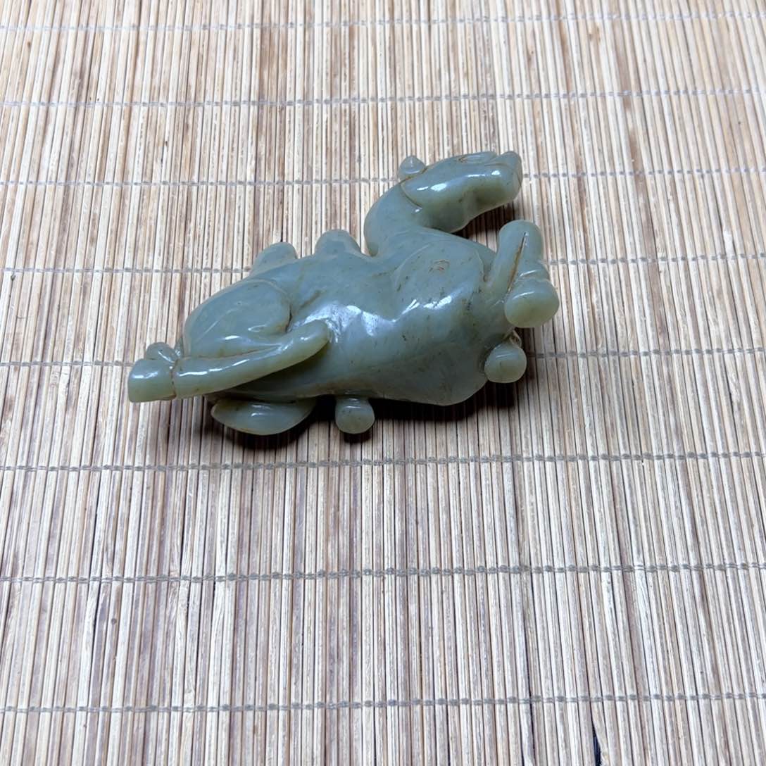 和田玉未镶嵌把件