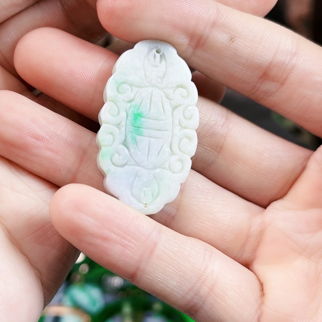 翡翠颈饰未镶嵌吊坠多样性