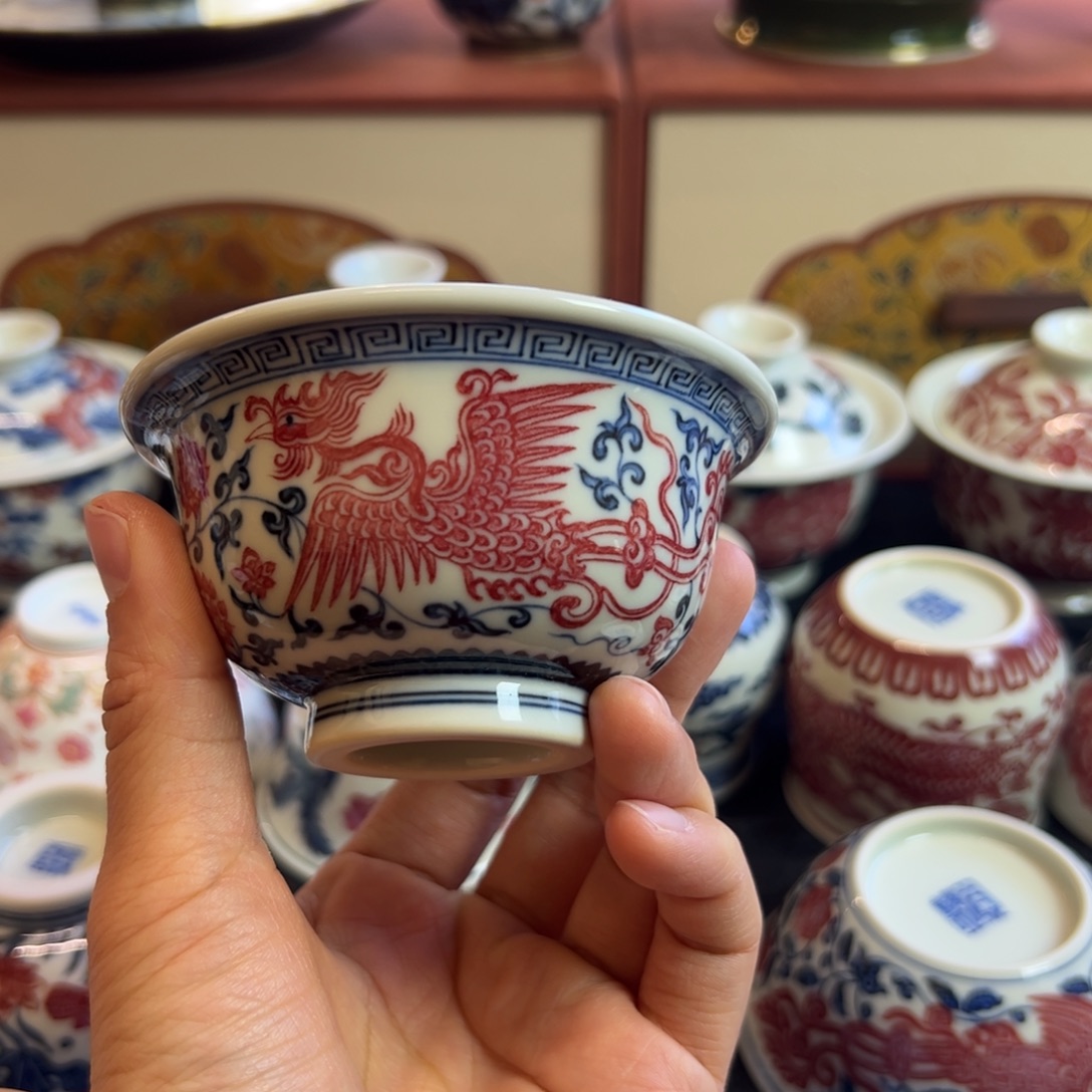 正绎堂釉里红凤凰压手