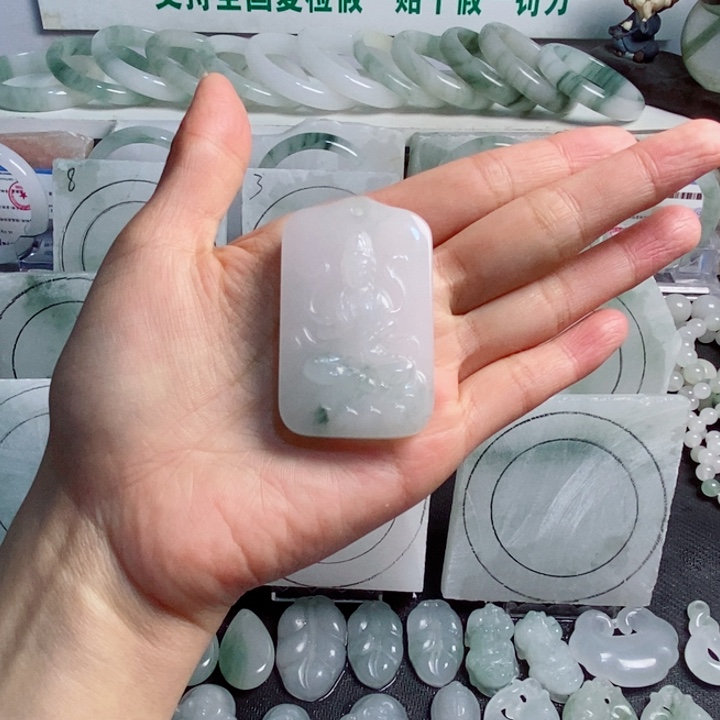 石英质玉颈饰未镶嵌