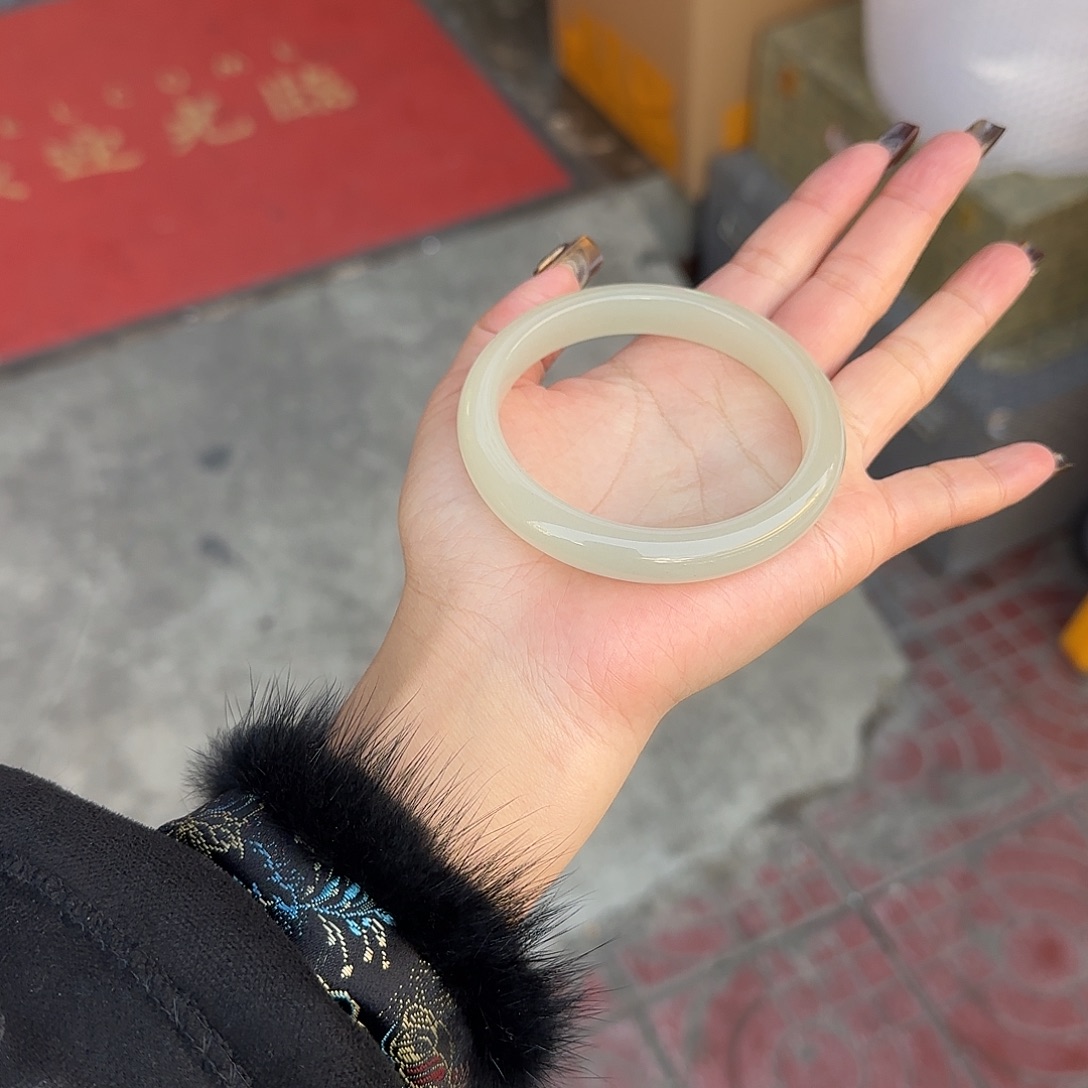 东陵石未镶嵌手镯
