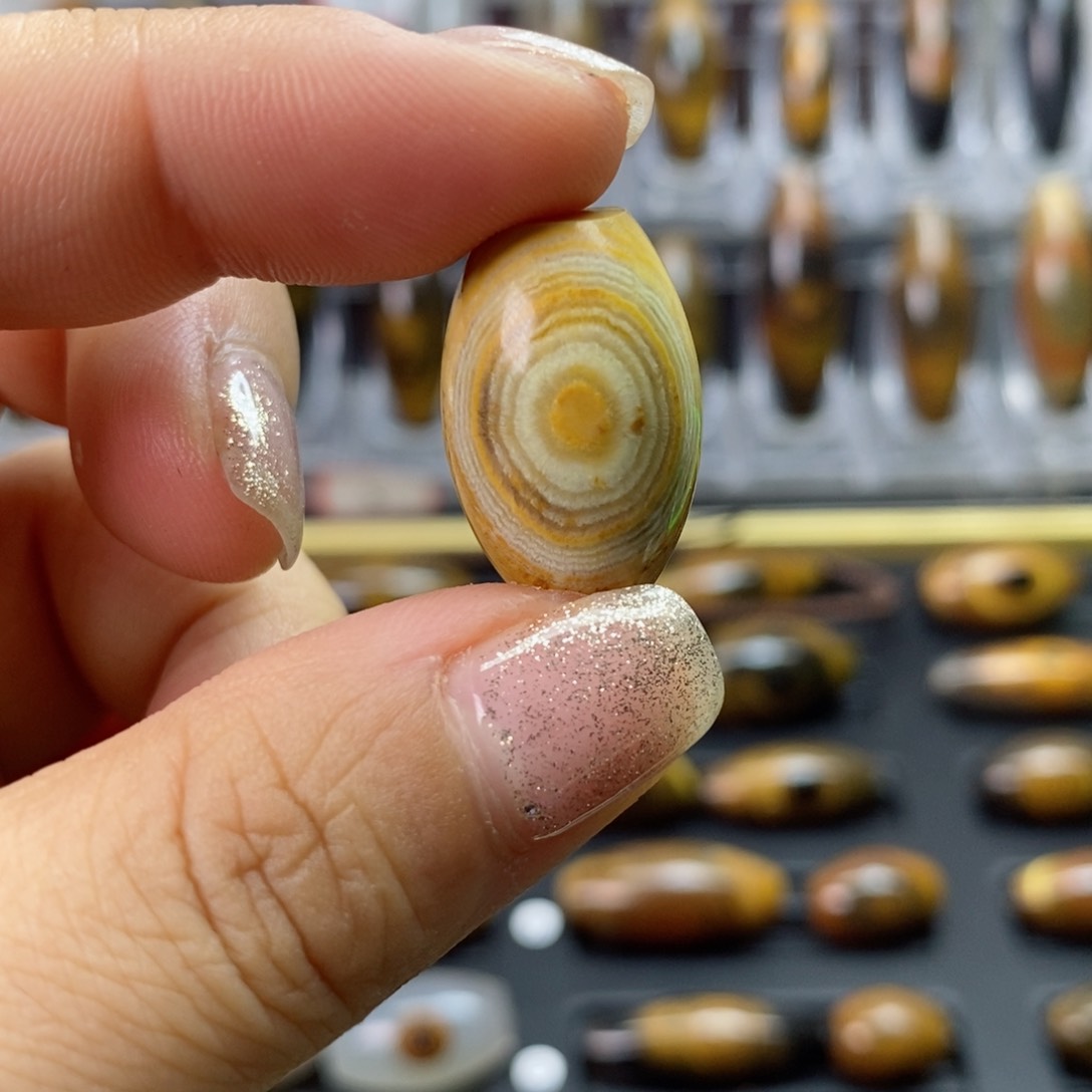 玛瑙/玉髓颈饰合金