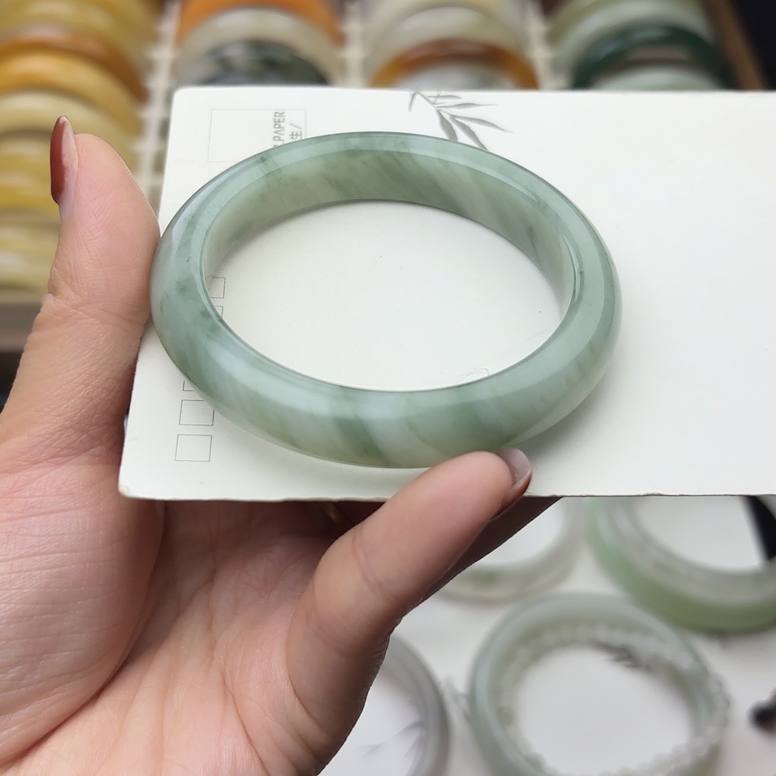 石英质玉（天山翠）未镶嵌手镯53.7圈口