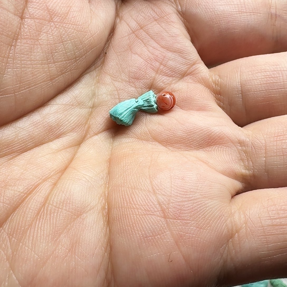 南红玛瑙未镶嵌颈饰莲蓬