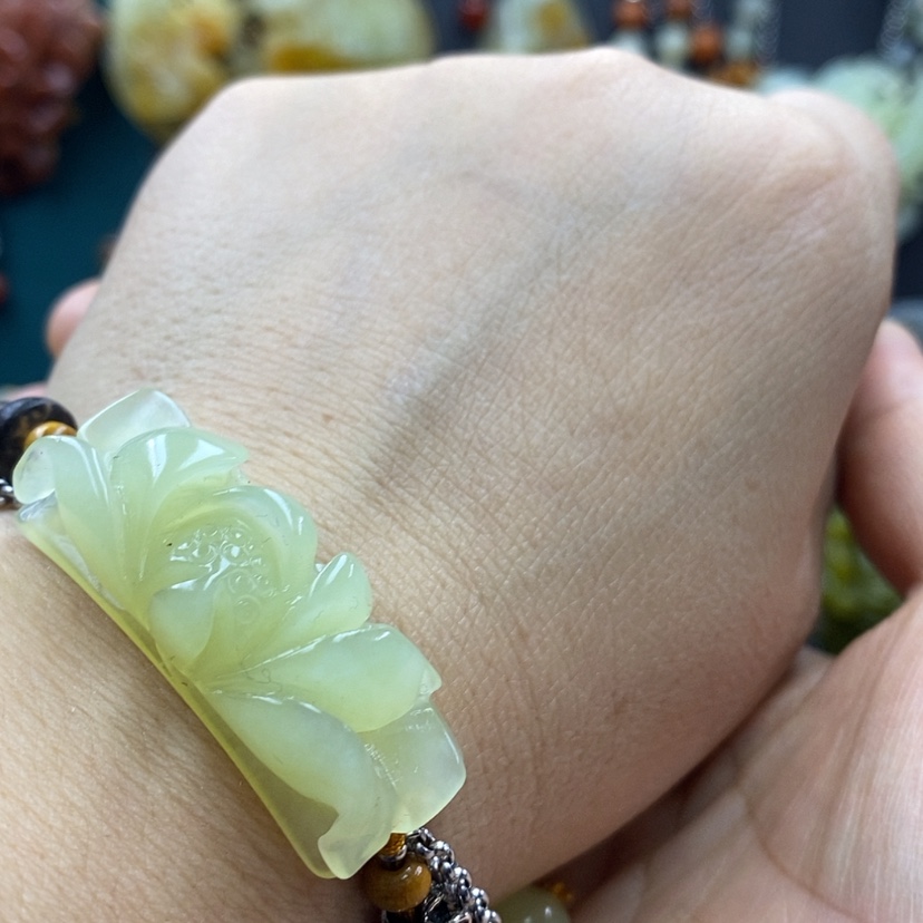 【闪购商品】蛇纹石玉手牌未镶嵌