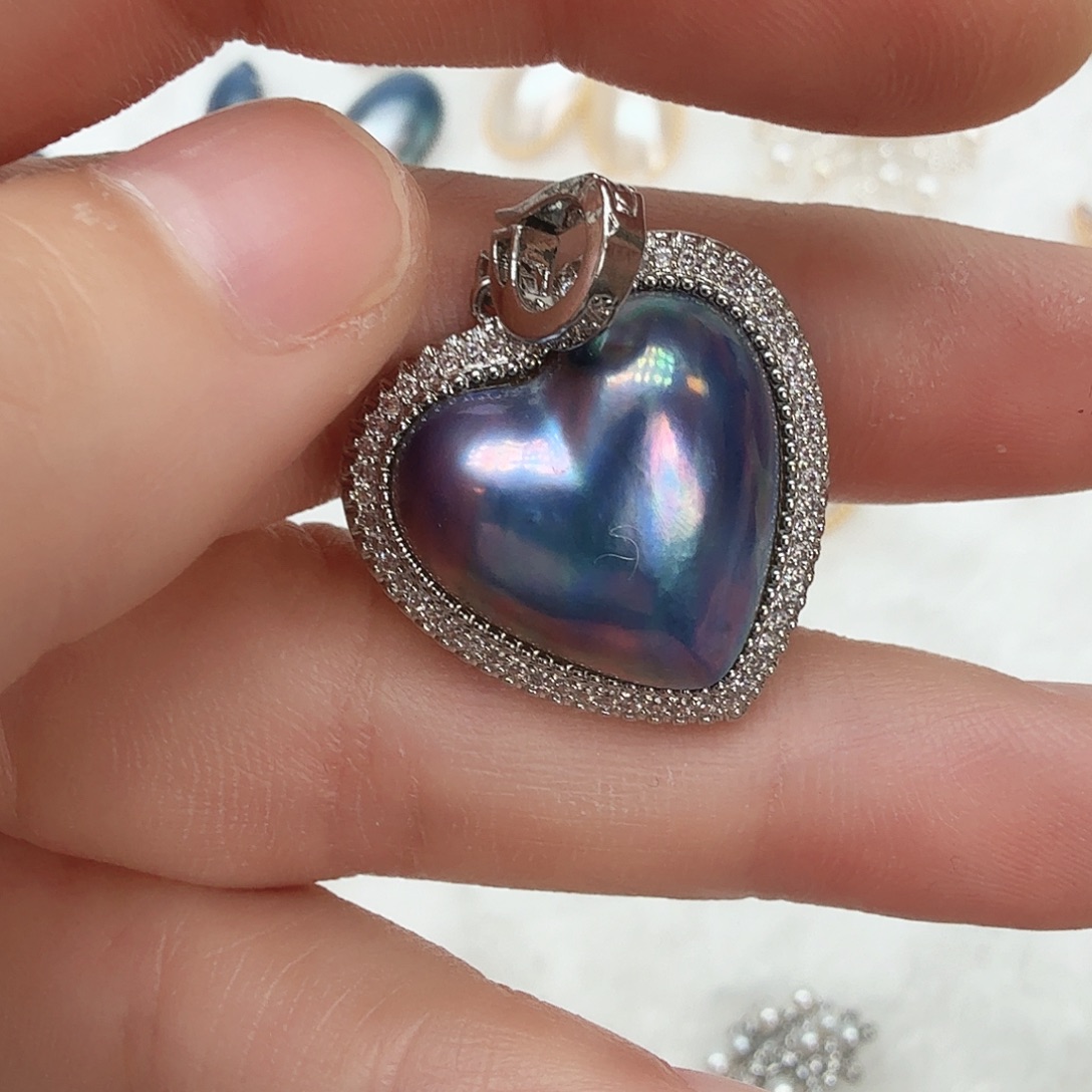 未镶嵌拼合珍珠（马贝珠）颈饰