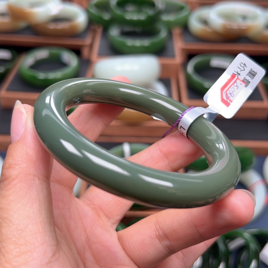 未镶嵌手镯和田玉（碧玉）