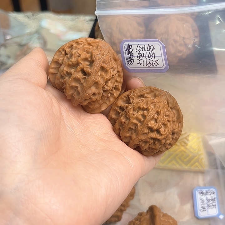 文玩核桃把件苹果园