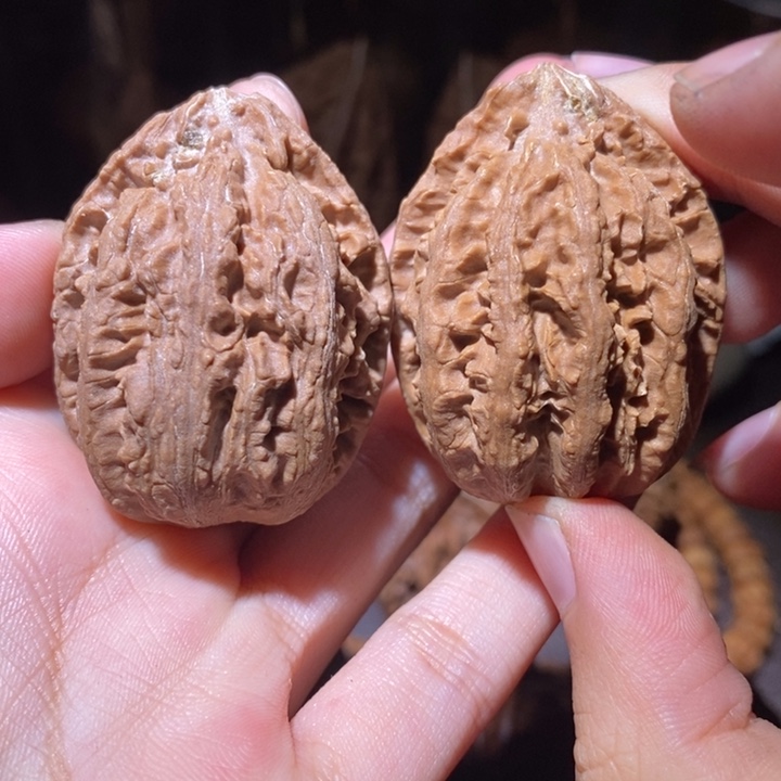 把件文玩核桃东北野生楸子小园190