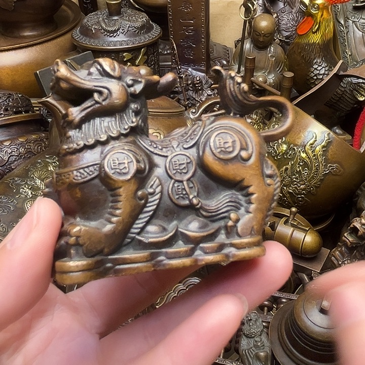 精美铜器批发档口