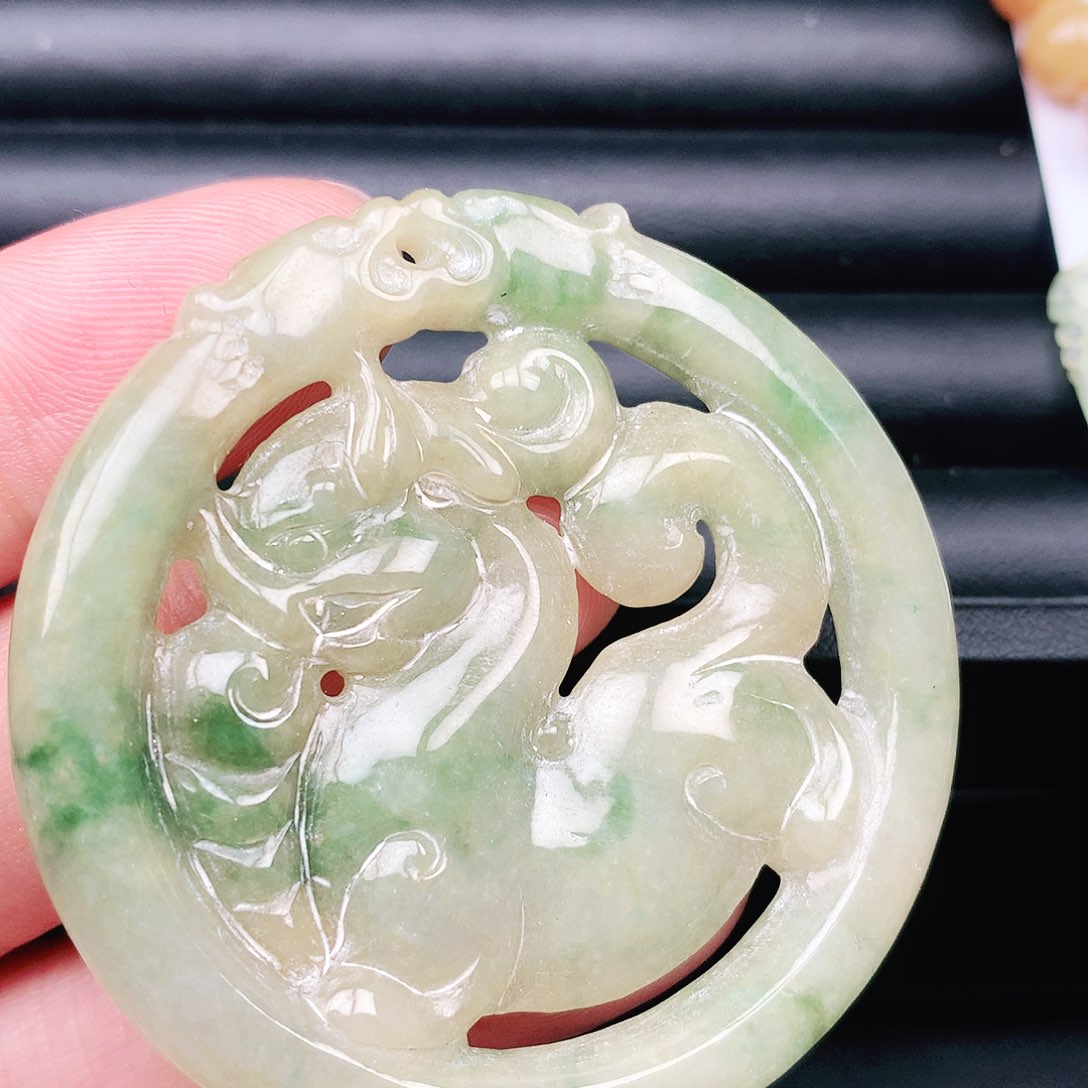 翡翠颈饰未镶嵌天然