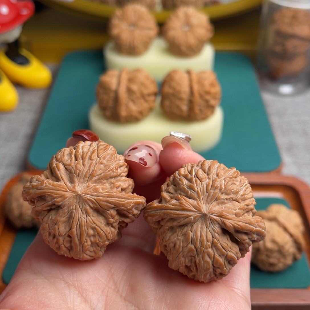 文玩核桃吊坠40红皮磨盘