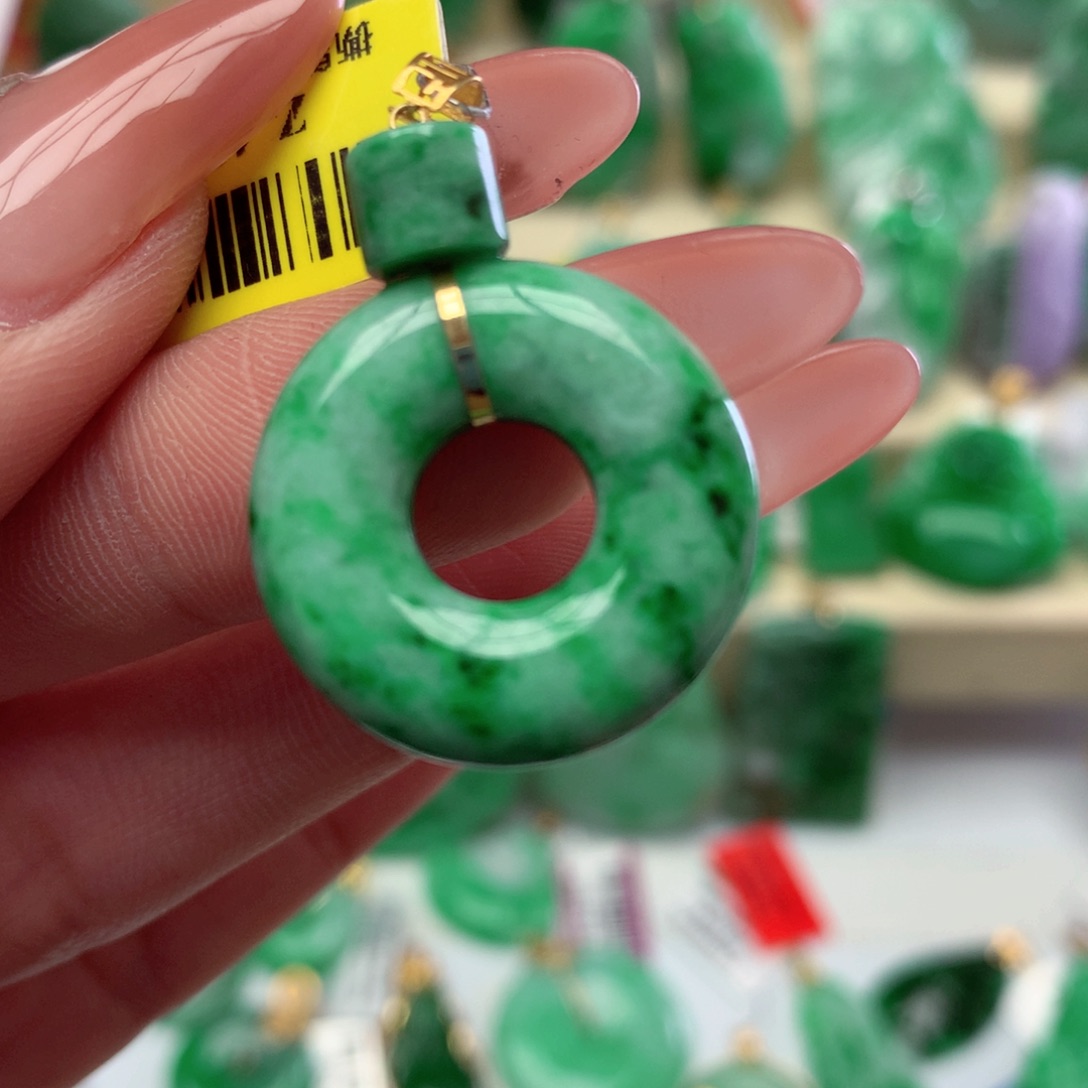 翡翠颈饰18K金镶嵌翡翠