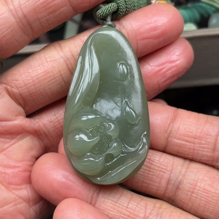 和田玉吊坠未镶嵌