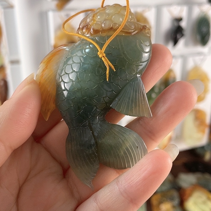 蛇纹石玉颈饰未镶嵌幸*星