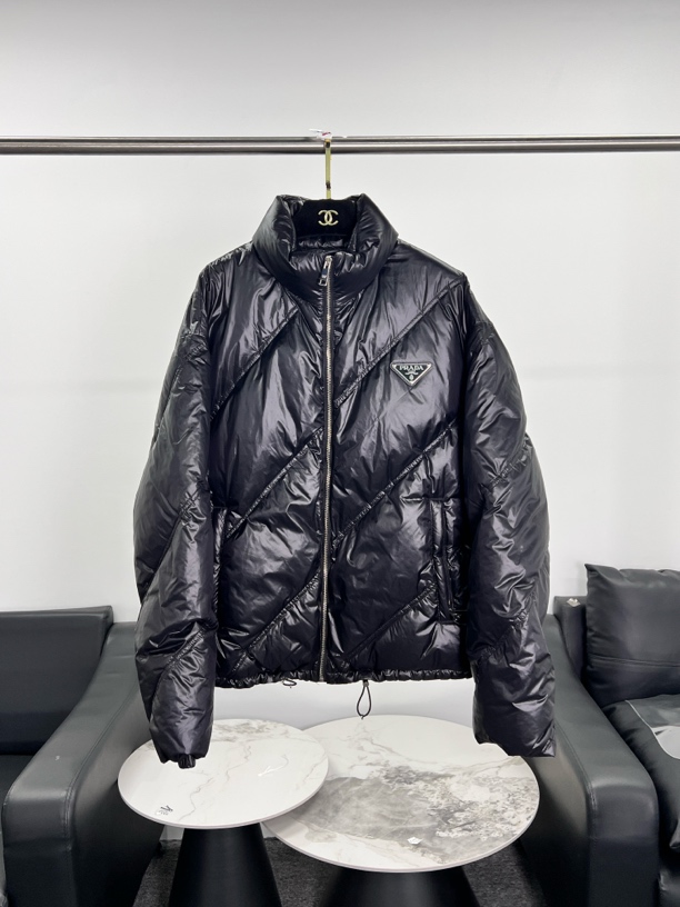 95新 Prada/普拉达 san0537/立领羽绒服/尺码S