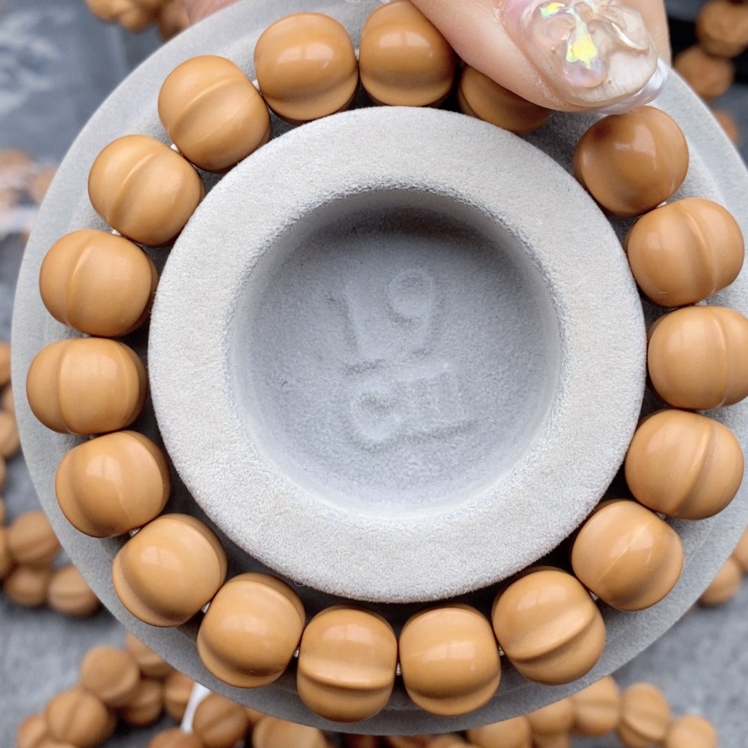 猴头核桃手串龙岩料鲨鱼