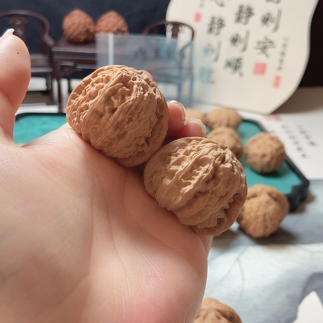 文玩核桃吊坠38白狮子