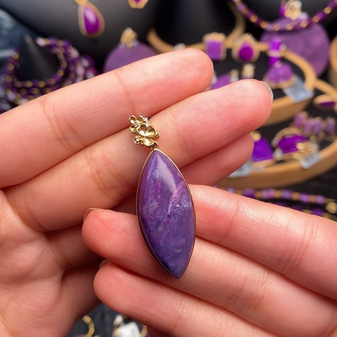 苏纪石（舒俱来）吊坠18K金镶嵌