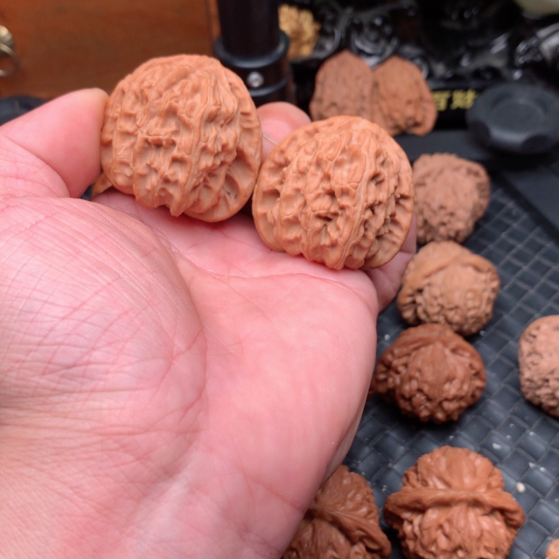 文玩核桃吊坠小*，白狮子