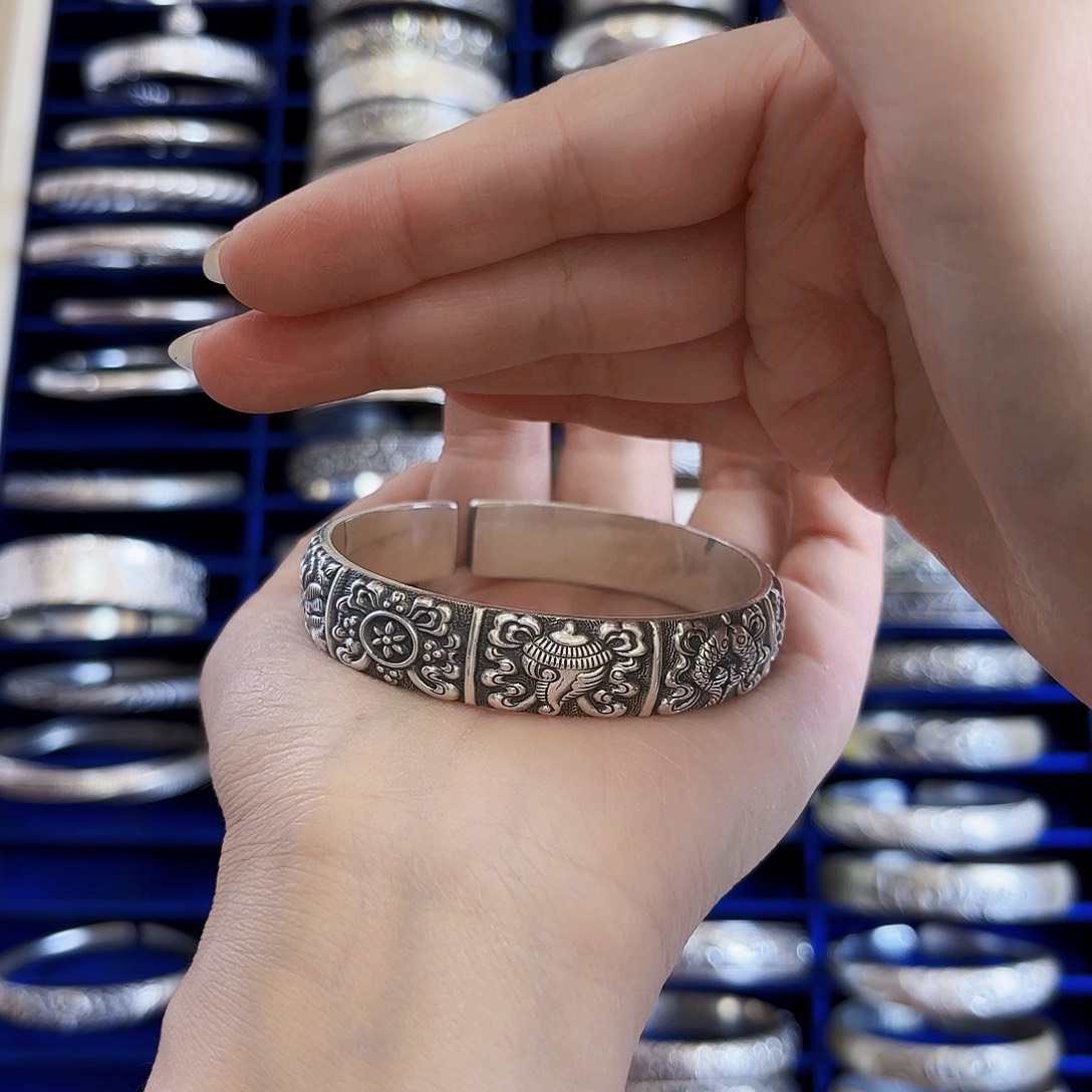 足银吉祥八宝银手镯69克