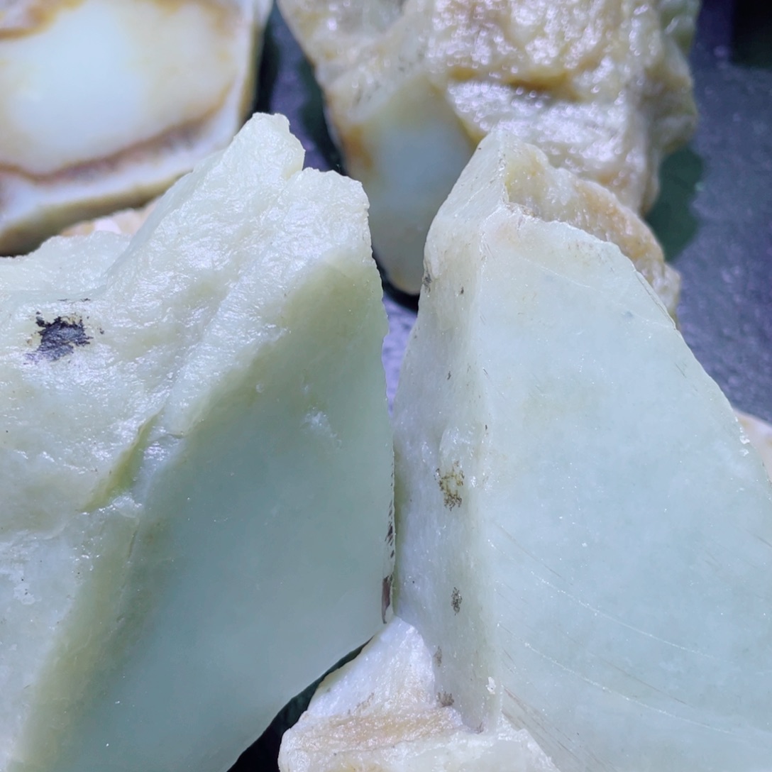 爱***宝和田玉未镶嵌珠宝半成品