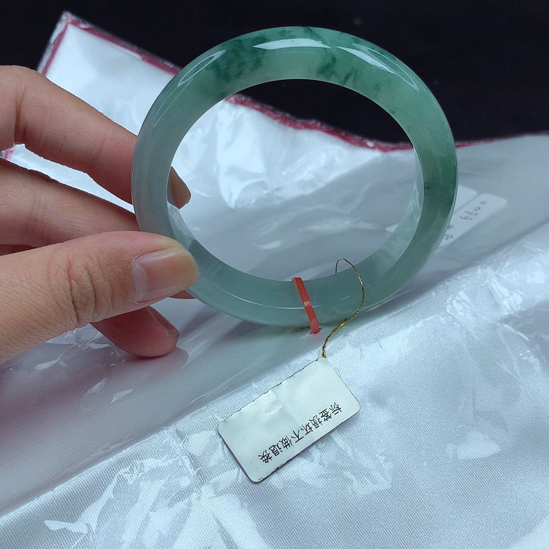 翡翠手镯未镶嵌56圈741