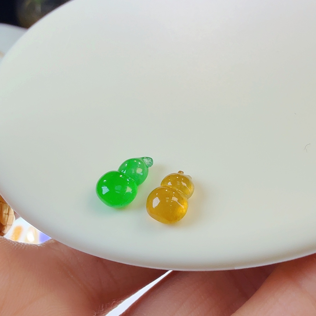 翡翠裸石高冰葫芦一对