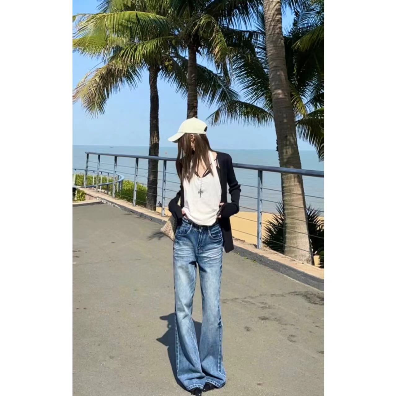 INSERT 辣妹低腰折痕设计感直筒微喇牛仔裤