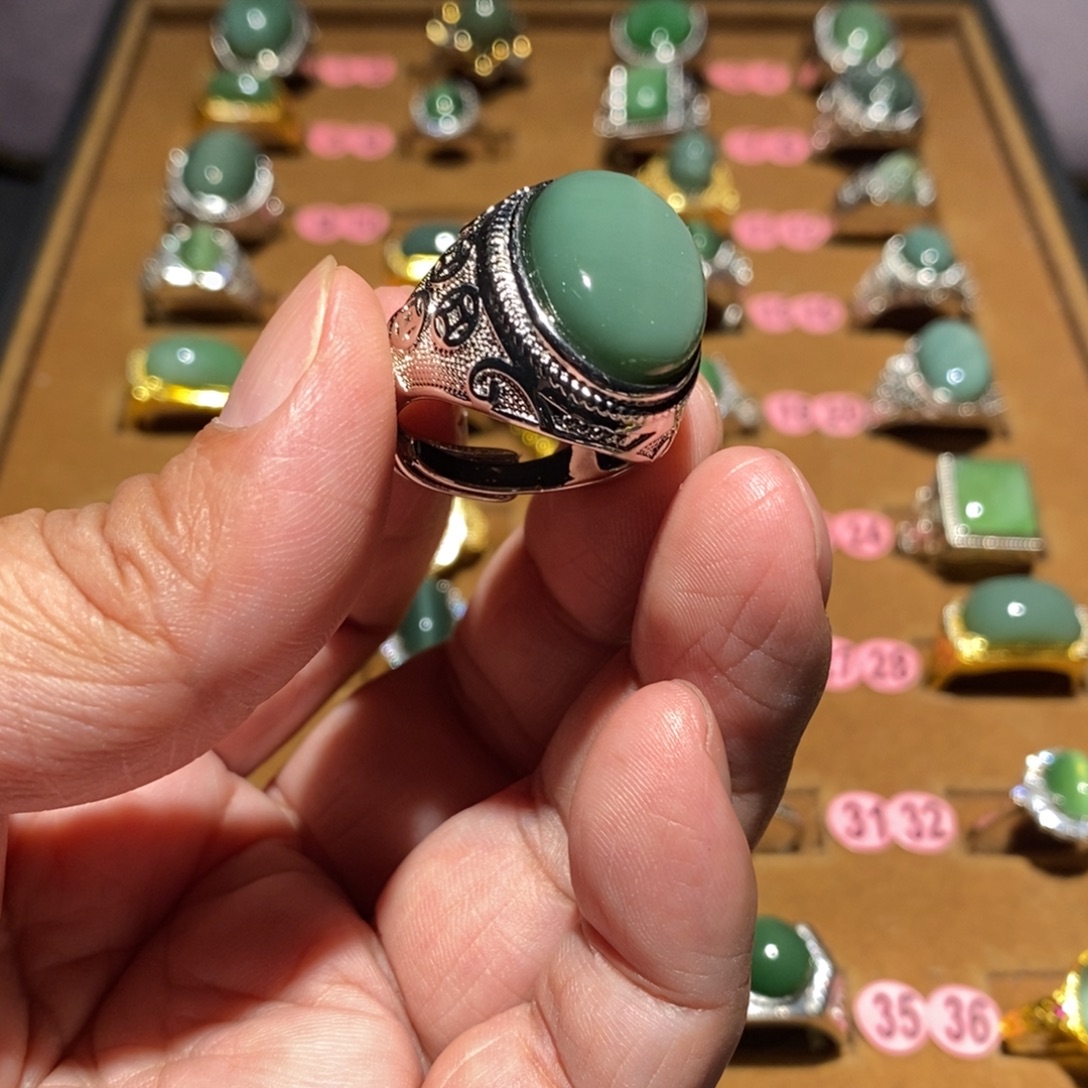 和田玉未镶嵌戒指