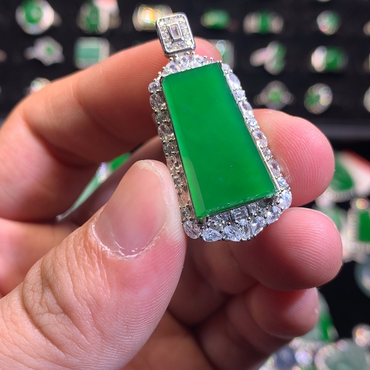 【闪购商品】翡翠颈饰银S925镶嵌无事牌