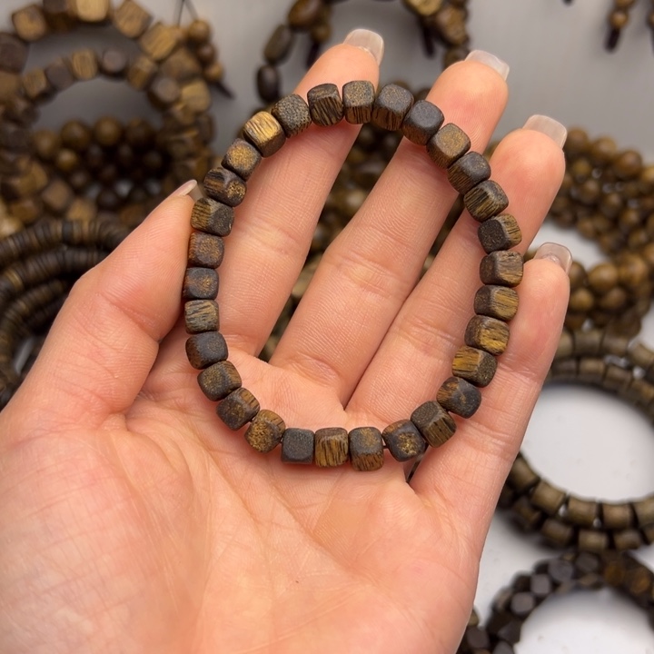 沉香沉香碎屑种植奇楠沉水浮 卡06，5克