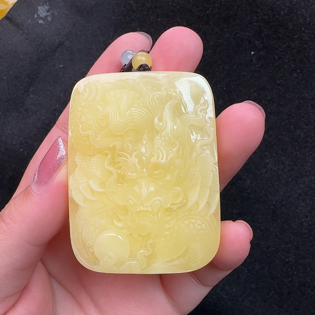蜜蜡未镶嵌珠宝奇石