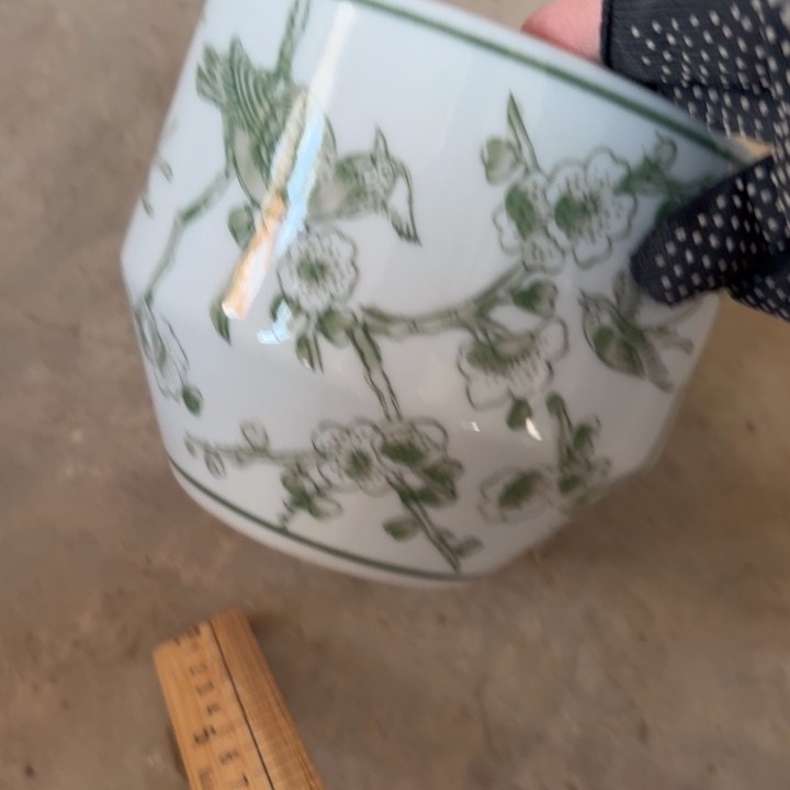 微瑕青花瓷器值得购买