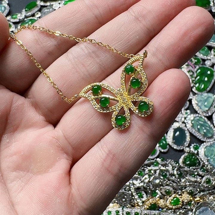 翡翠颈饰未镶嵌天然A货翡翠放漏