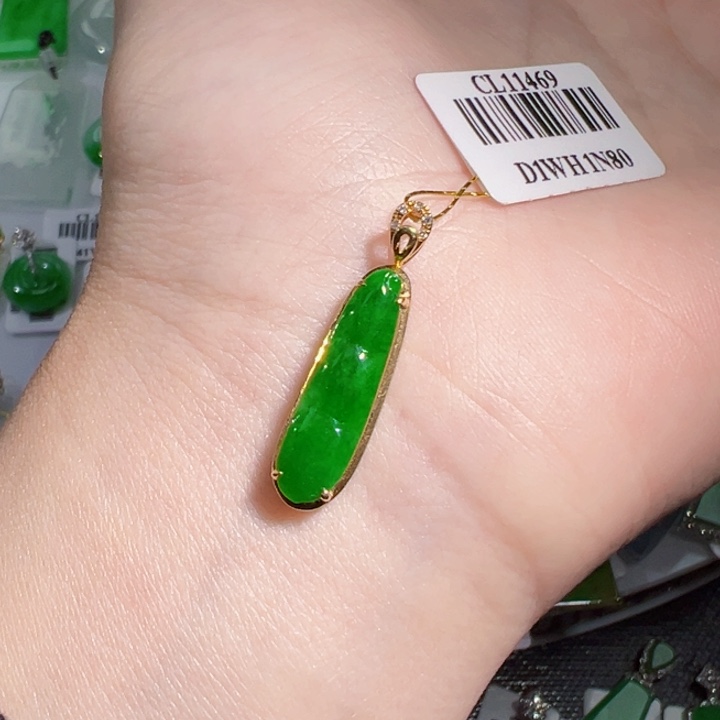 翡翠挂件18K金镶嵌翡翠