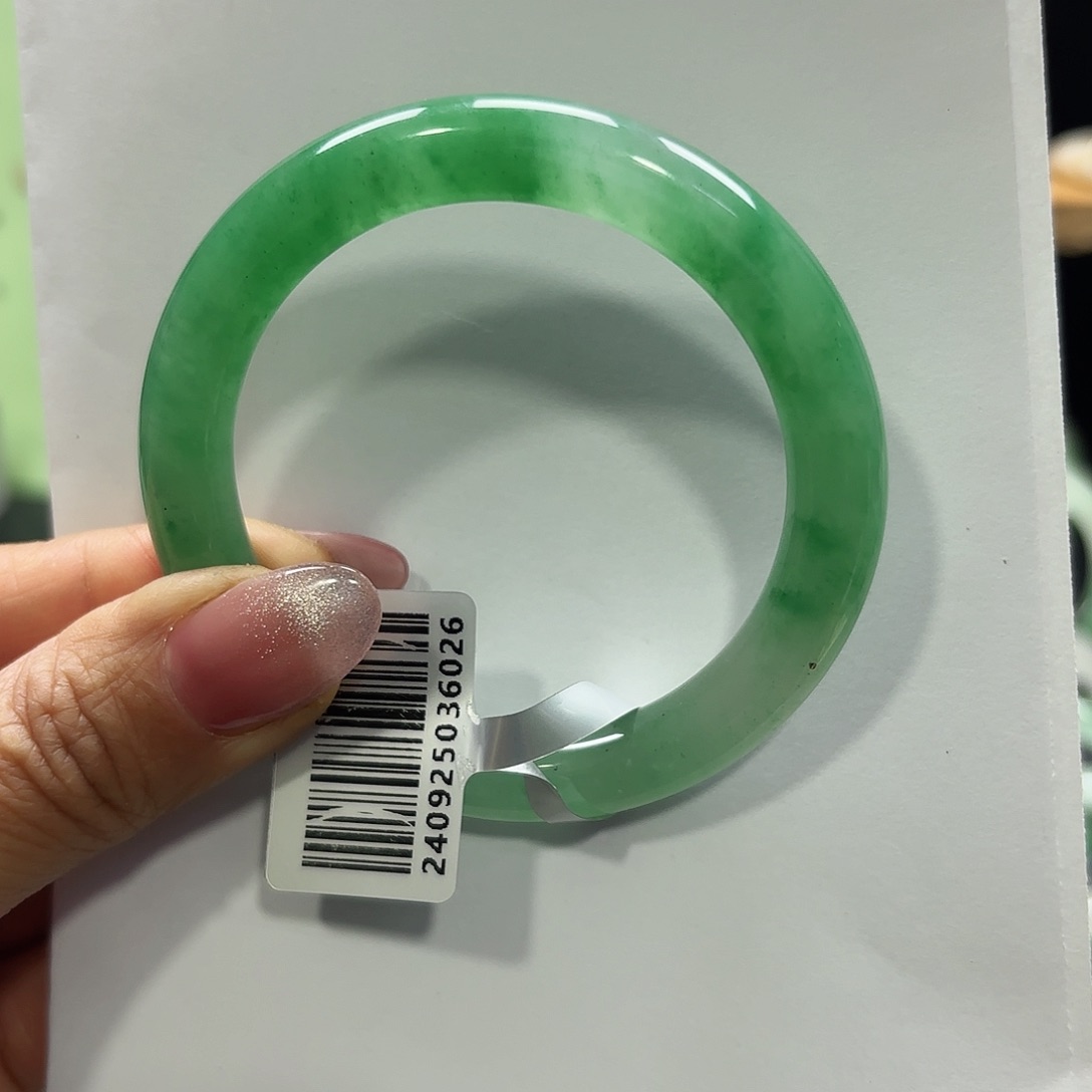 石英质玉手镯未镶嵌楚*月