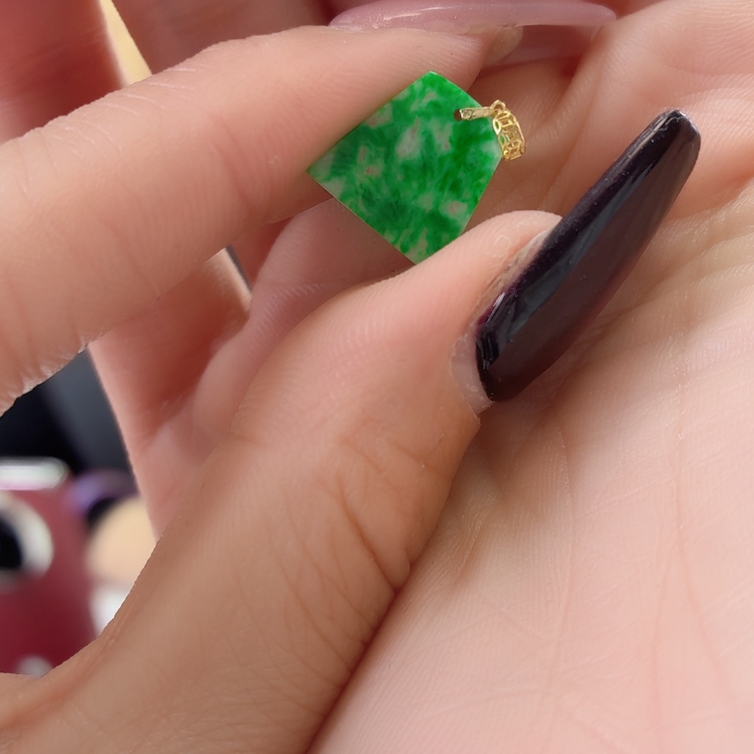 翡翠18K金镶嵌颈饰翡翠