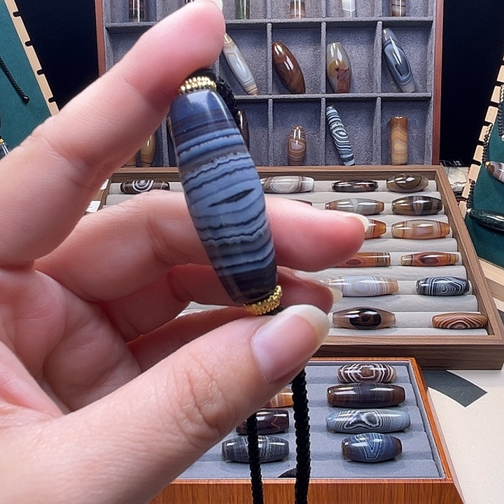 沙***萝玛瑙/玉髓合金颈饰